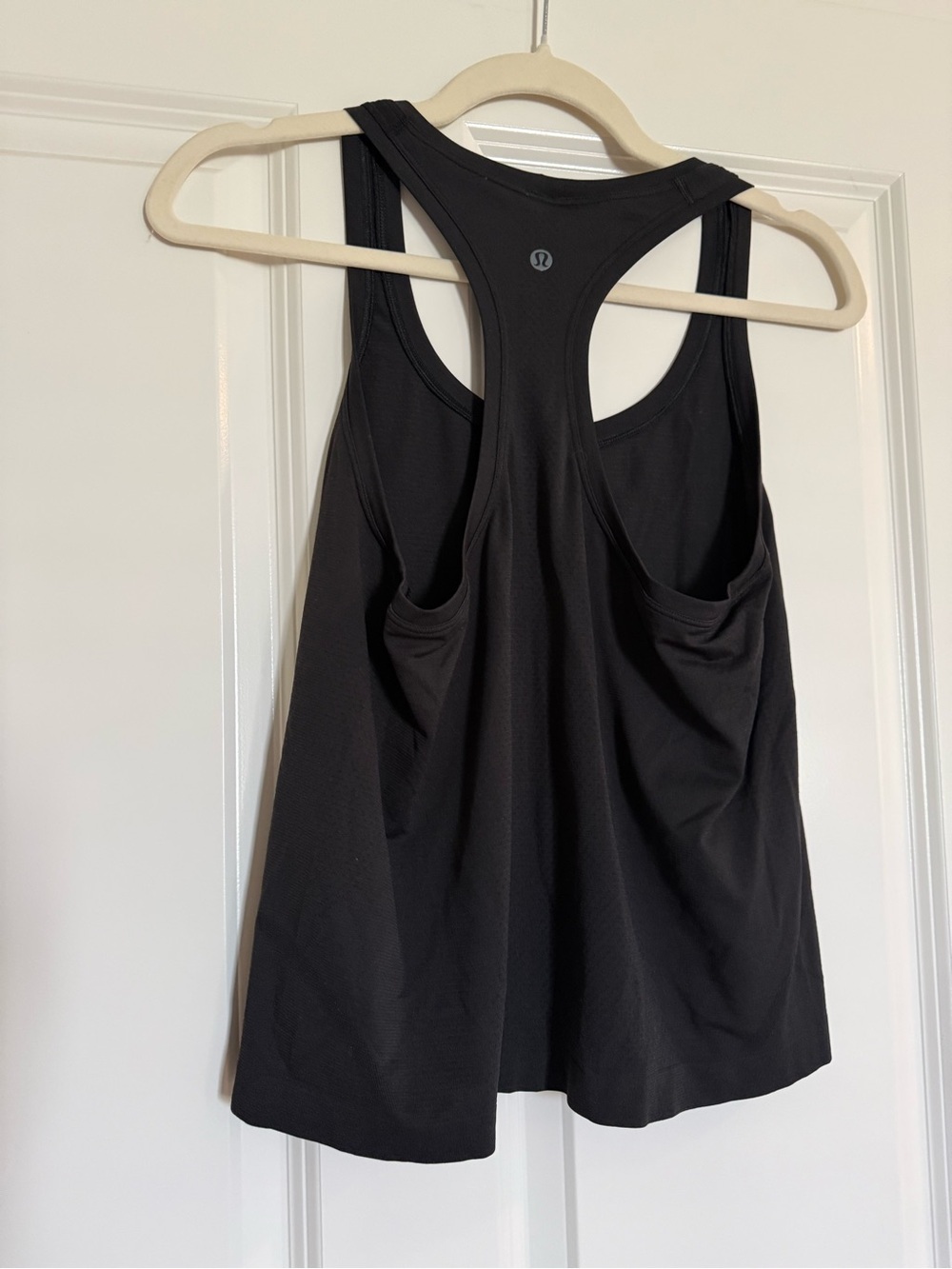 Lululemon Swiftly Tech Racerback Tank Top 2.0 Size 8 Black Seamless Running Yoga - Picture 5 of 6
